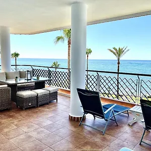 Mi Capricho 170 Beachfront Apartment